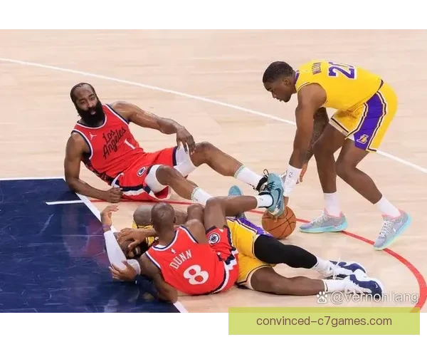 NBA常规赛焦点战詹姆斯爆发带队逆转湖人冲击西部前四再迎连胜 NBA常规赛焦点战詹姆斯爆发带队逆转湖人冲击西部前四再迎连胜