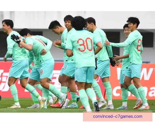 AC米兰俱乐部球员亮相网球赛事引发球迷热烈关注与讨论