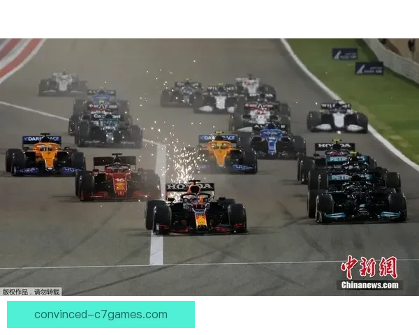 F1新赛季揭幕战激战正酣 哈米尔顿与维斯塔潘激烈争夺冠军宝座