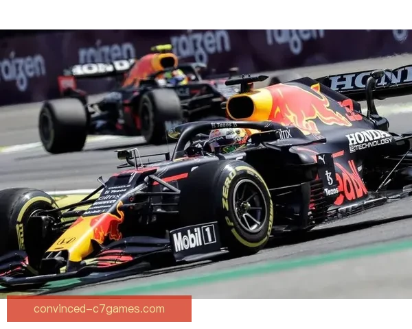 F1赛季激烈竞争持续 红牛车队依然占据优势 汉密尔顿冲击第八冠