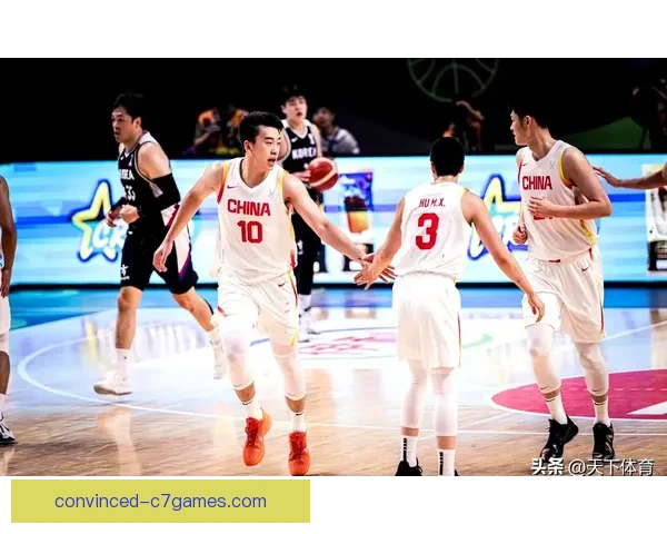 中国男篮力克韩国晋级亚洲杯四强，周琦带伤拼搏成胜负关键